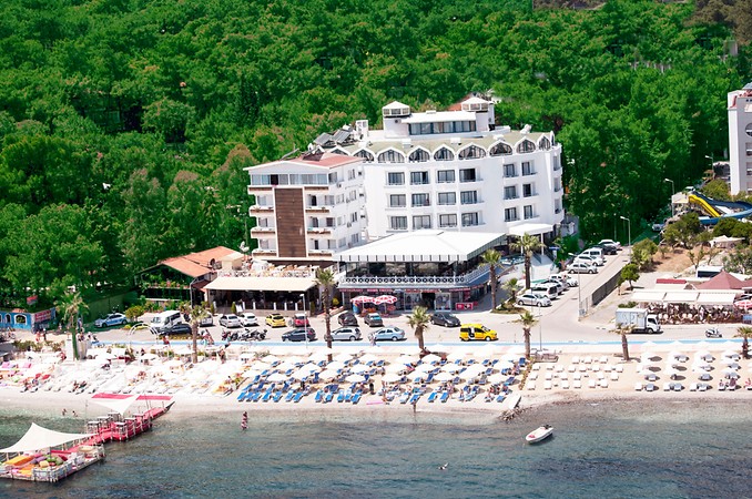 Class Beach Hotel